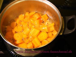 Dackel Morosche Karottensuppe, Karotten kochen